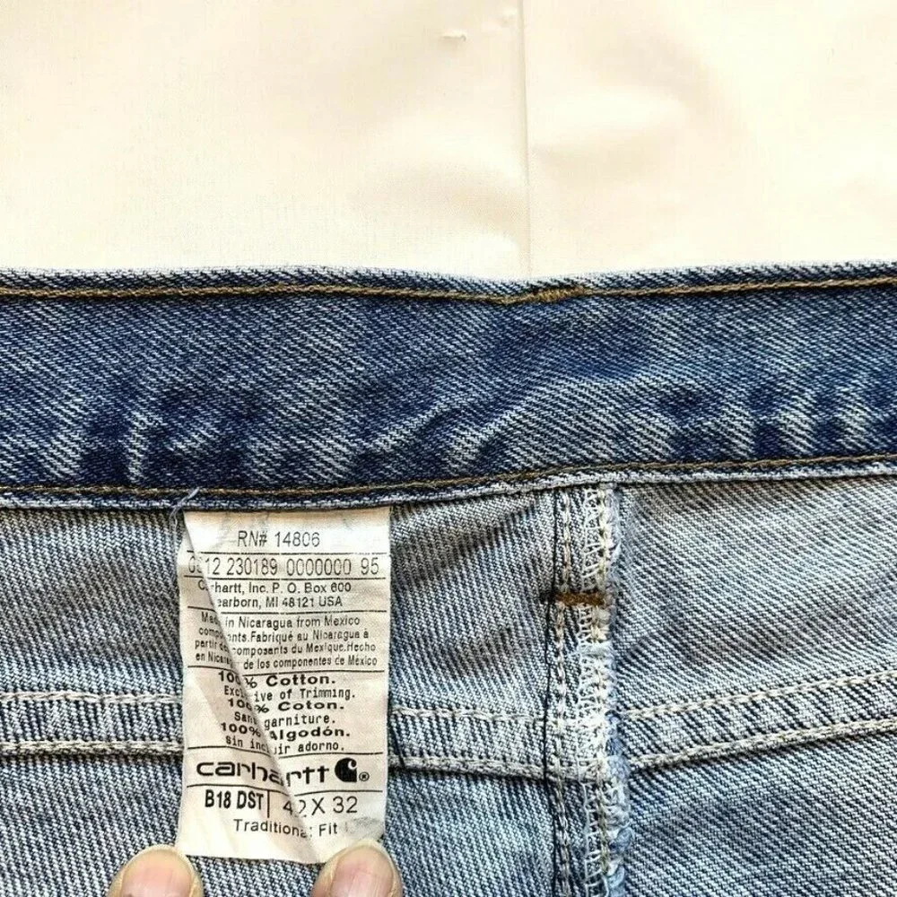 Carhartt Traditional Fit Jeans B18 DST Mens 42x32 Relaxed Medium Blue Wash Denim